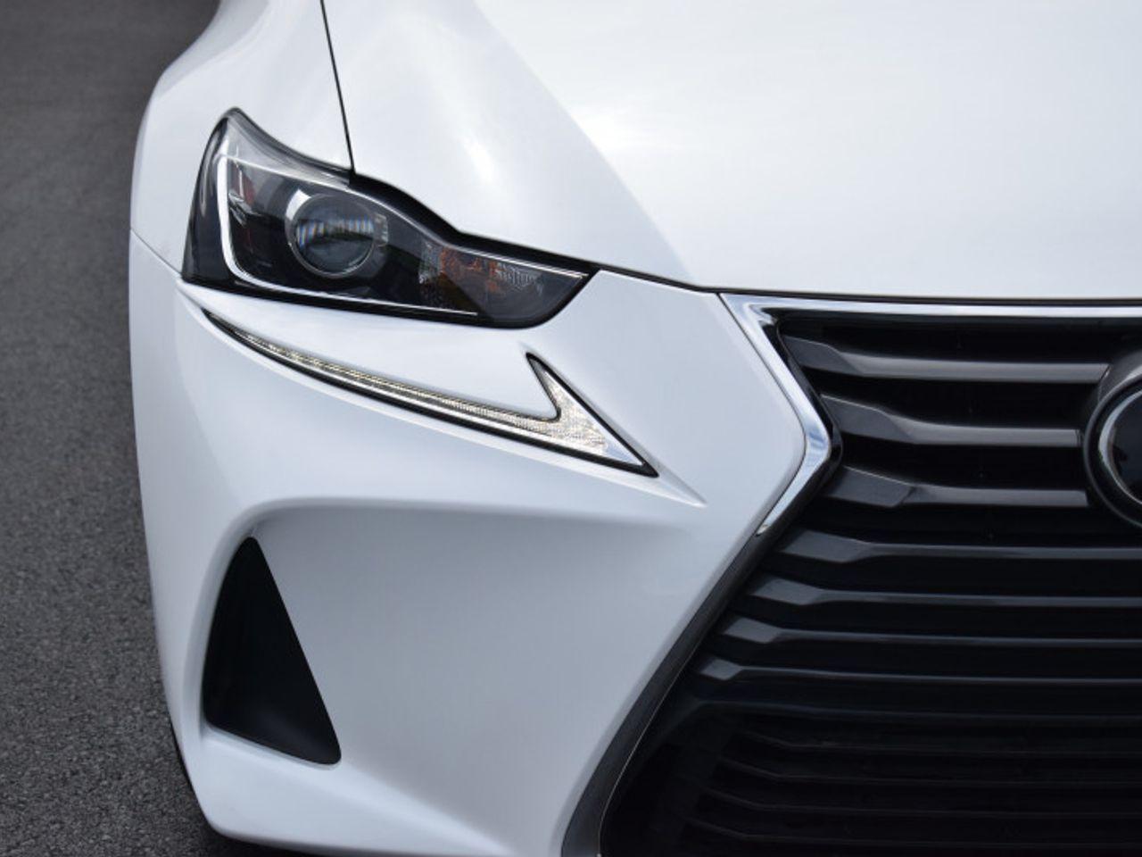 2018 Lexus IS -3