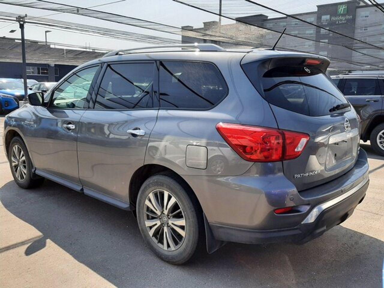 2018 Nissan Pathfinder Platinum-2