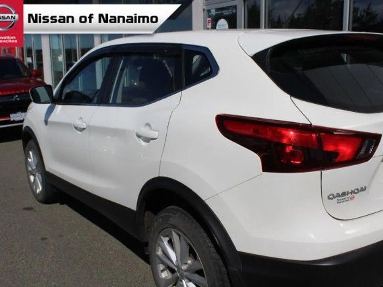 2018 Nissan Qashqai S-1
