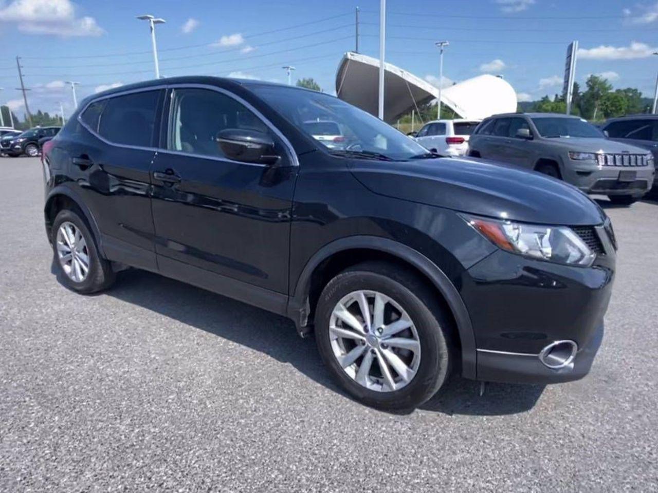 2018 Nissan Qashqai S-1