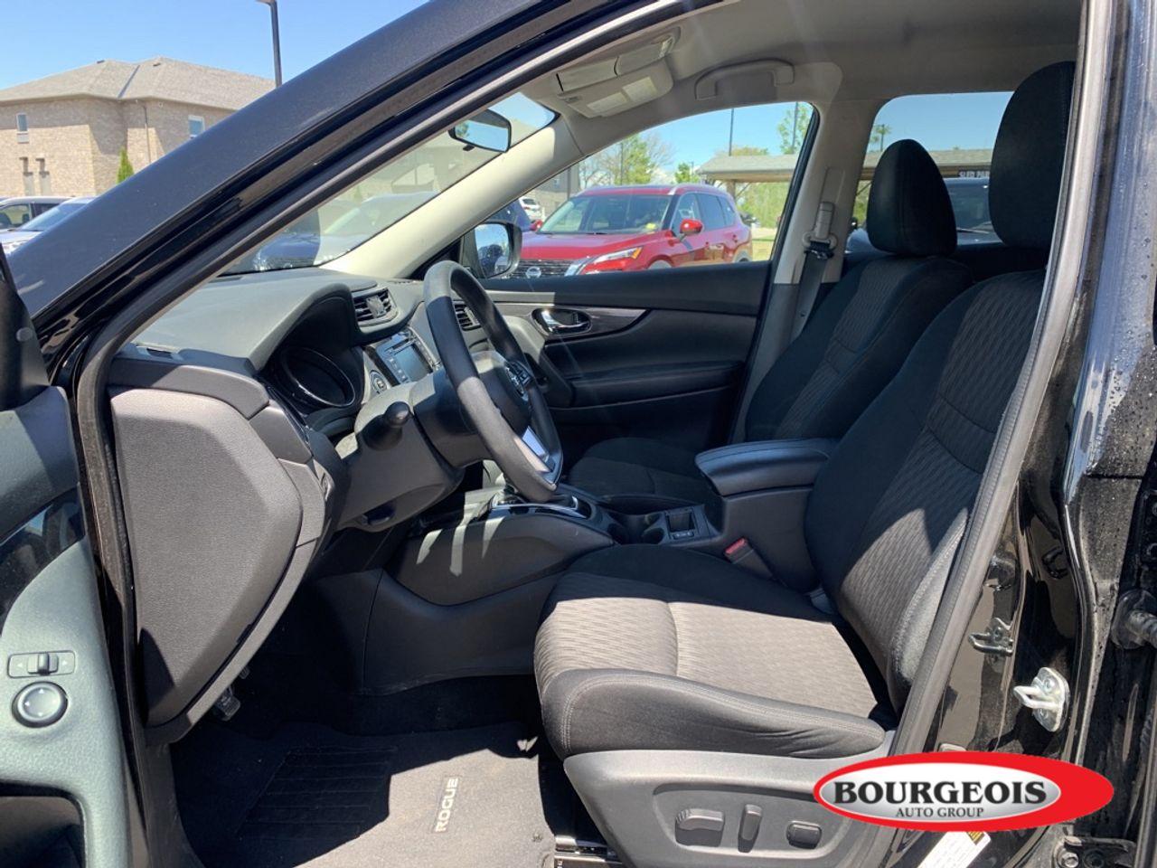 2018 Nissan Rogue S-3