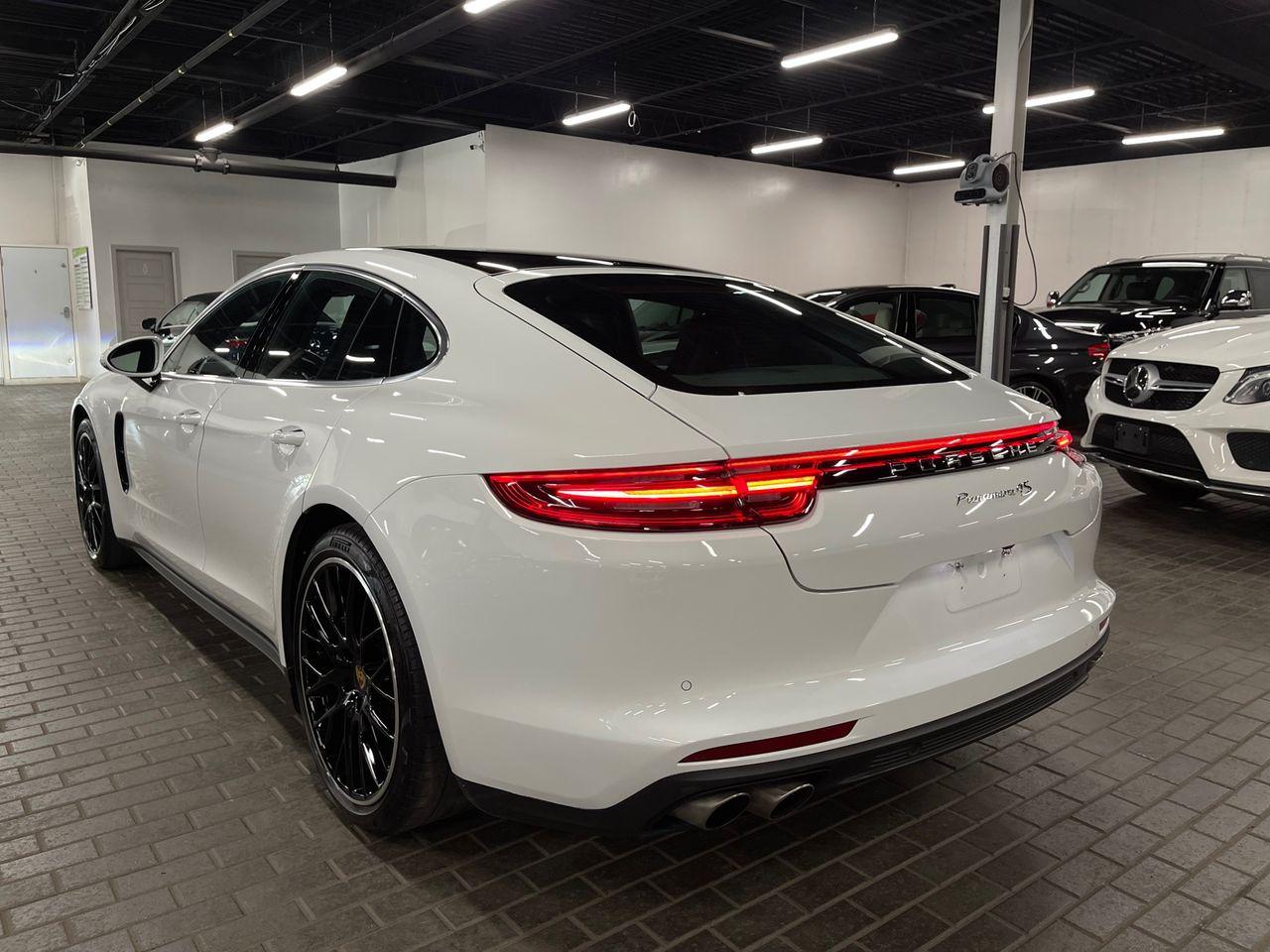 2018 Porsche Panamera 4S-4