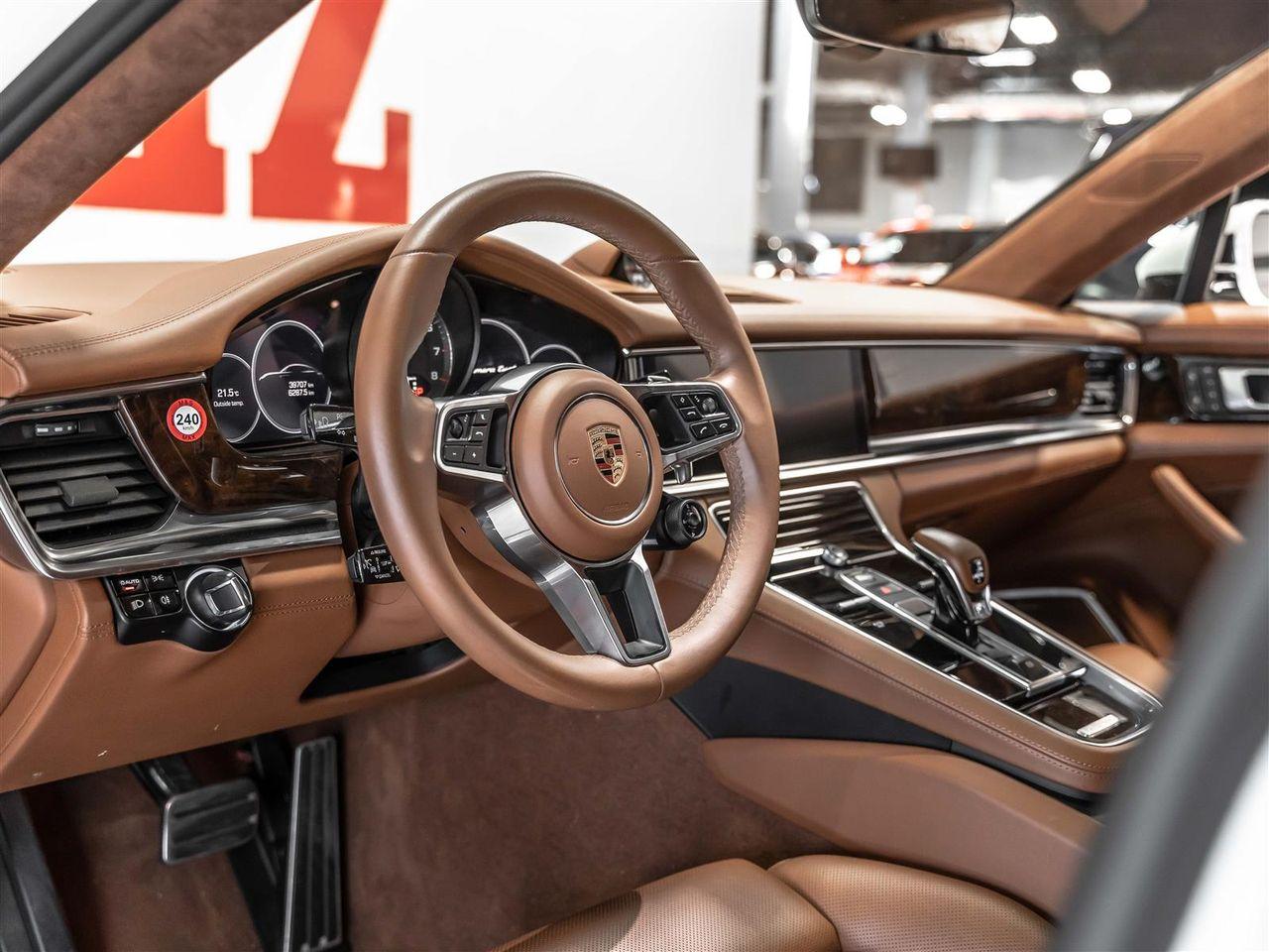 2018 Porsche Panamera 4-4
