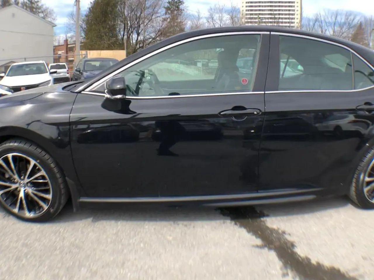 2018 Toyota Camry SE-4
