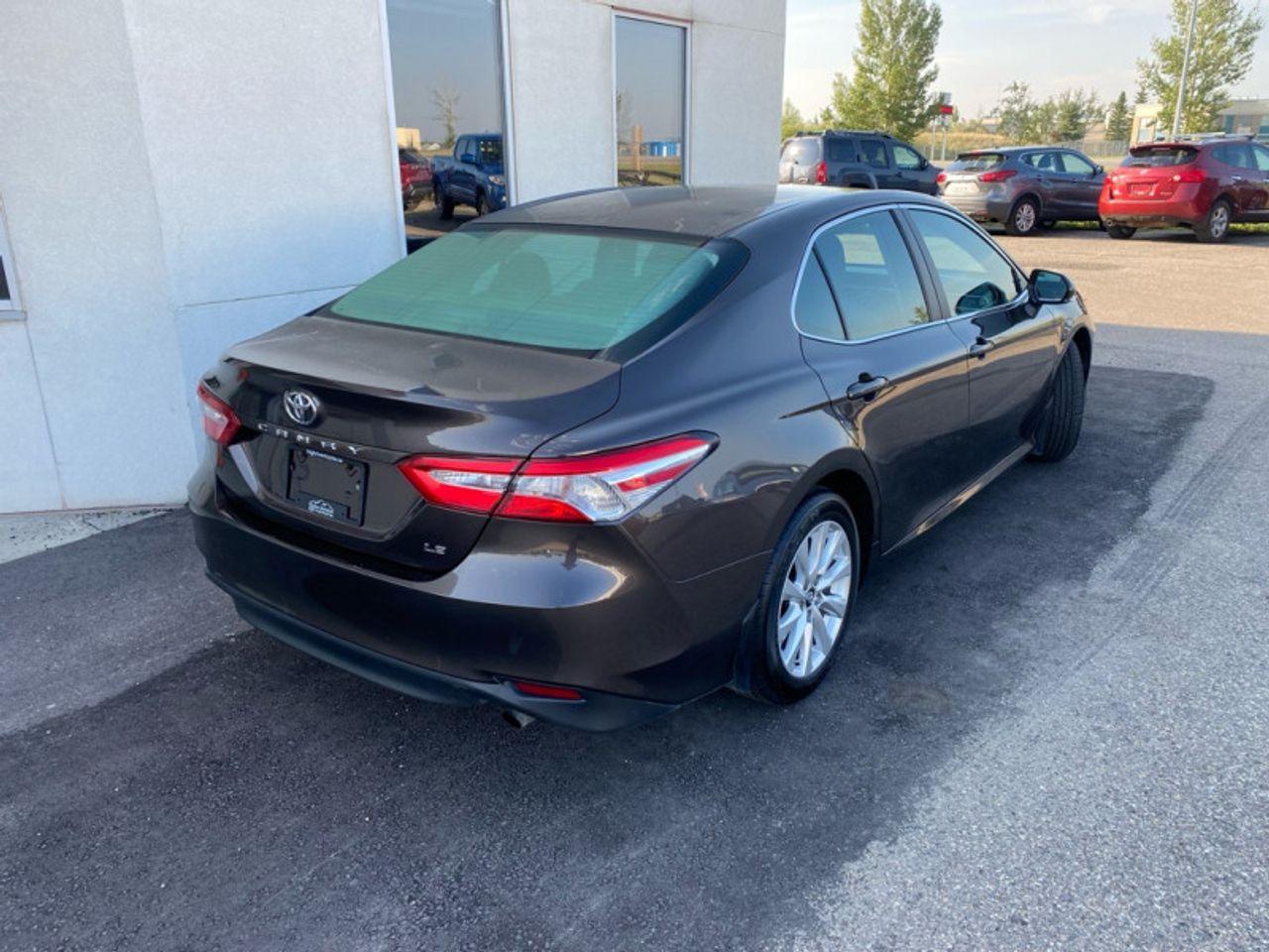 2018 Toyota Camry SE-3