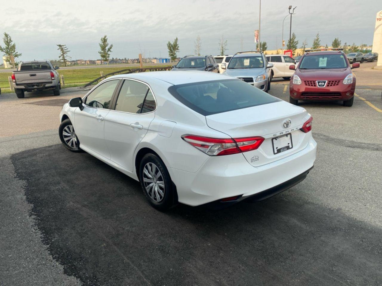 2018 Toyota Camry SE-3