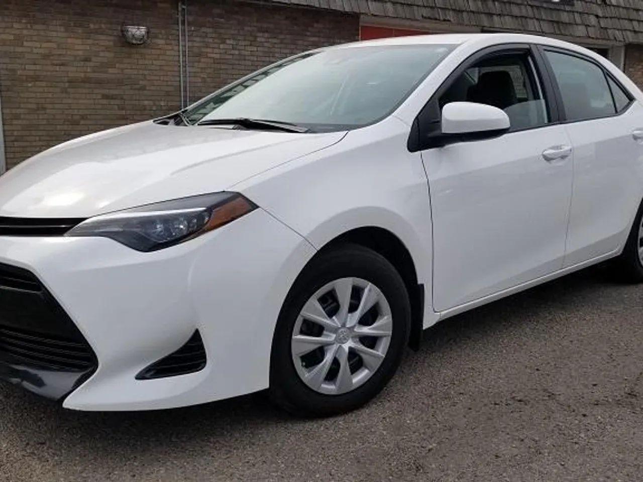 2018 Toyota Corolla LE-0