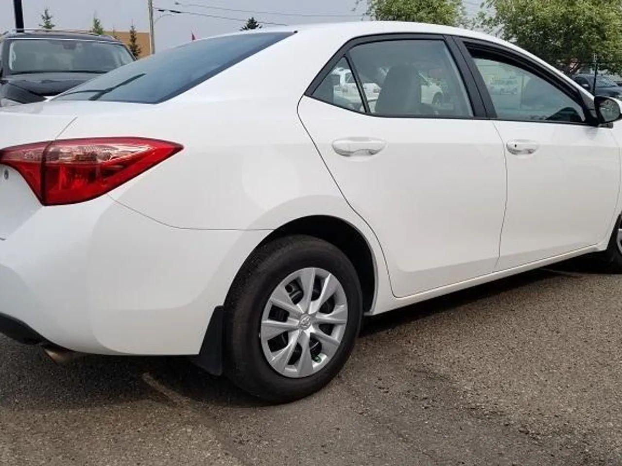 2018 Toyota Corolla LE-3