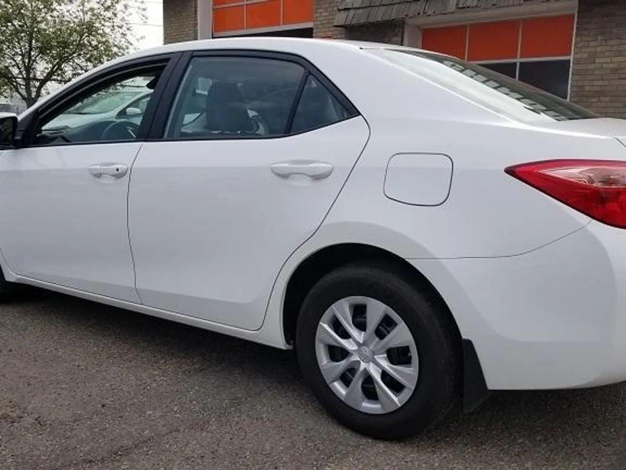 2018 Toyota Corolla LE-4