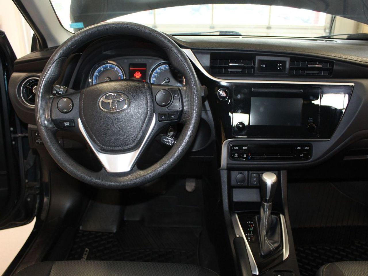 2018 Toyota Corolla LE-4