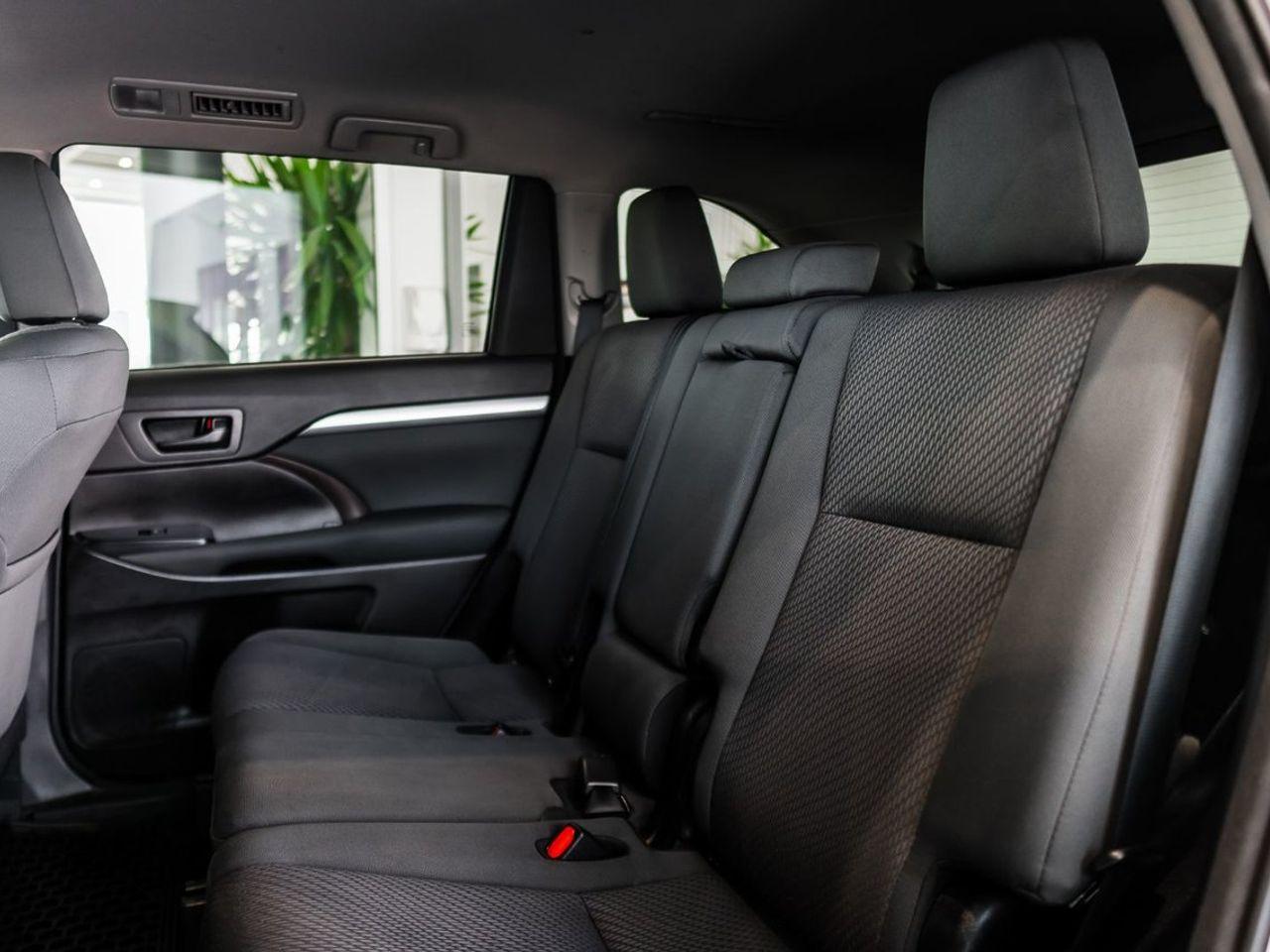 2018 Toyota Highlander LE-4