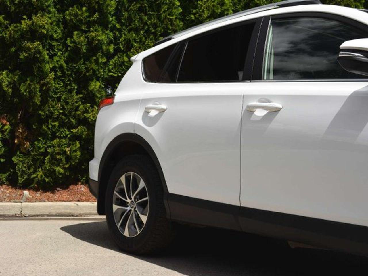 2018 Toyota RAV4 Hybrid LE Hybrid-3