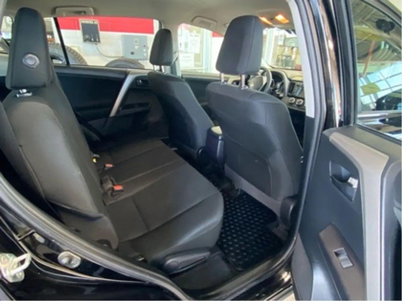 2018 Toyota RAV4 LE-4