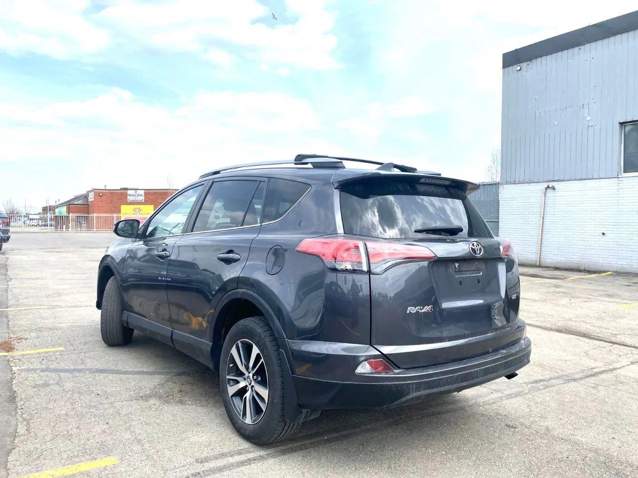 2018 Toyota RAV4 LE-2