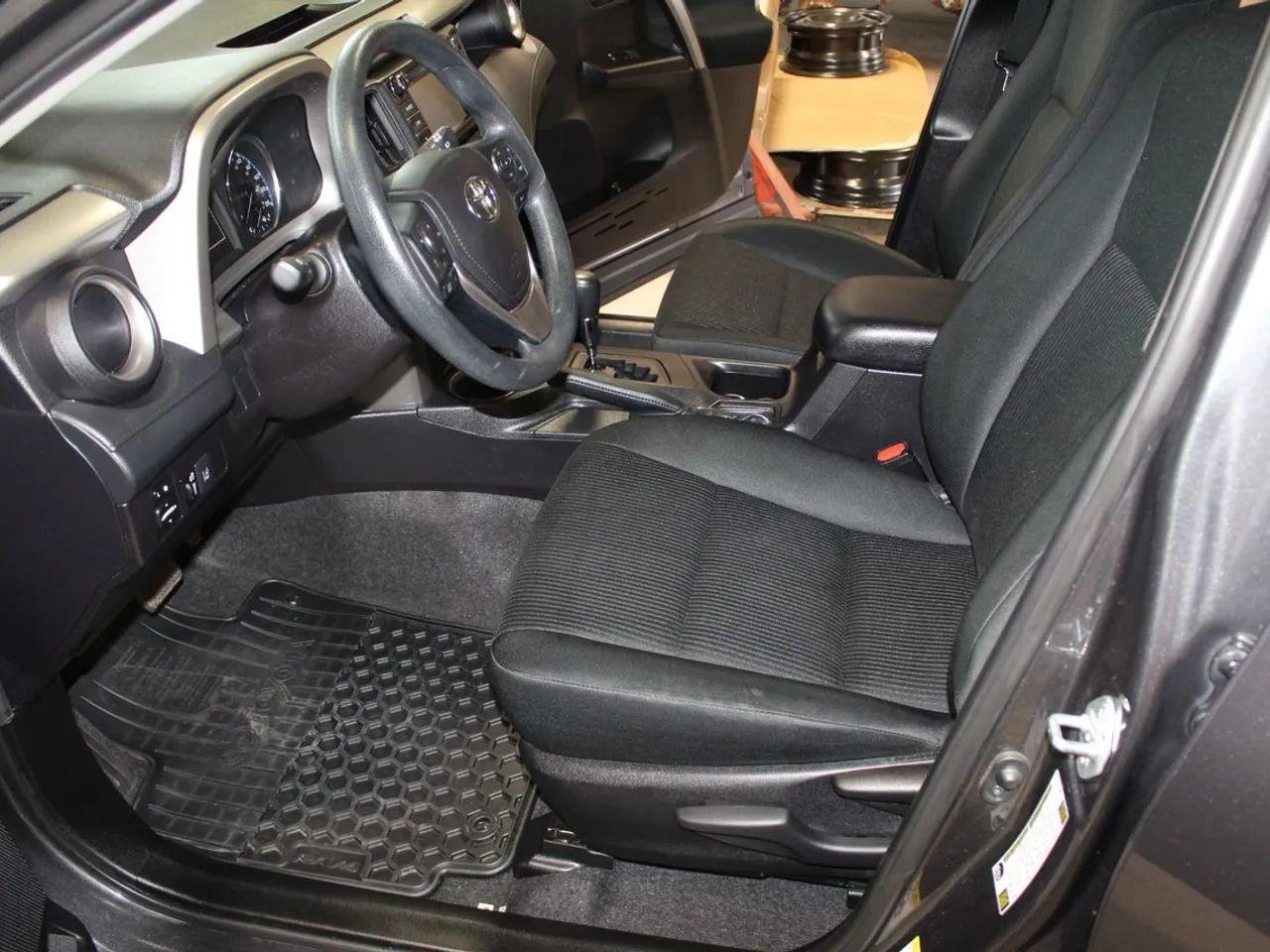 2018 Toyota RAV4 LE-2