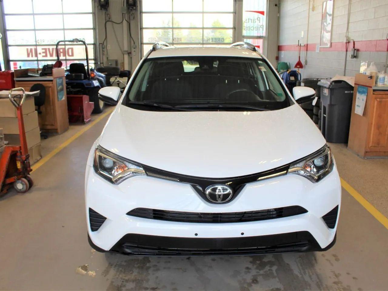 2018 Toyota RAV4 LE-4
