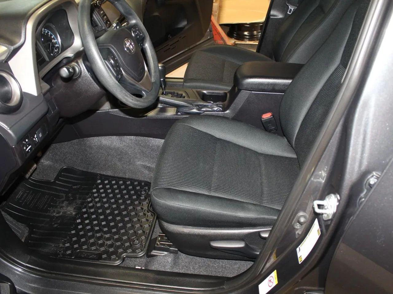 2018 Toyota RAV4 LE-2