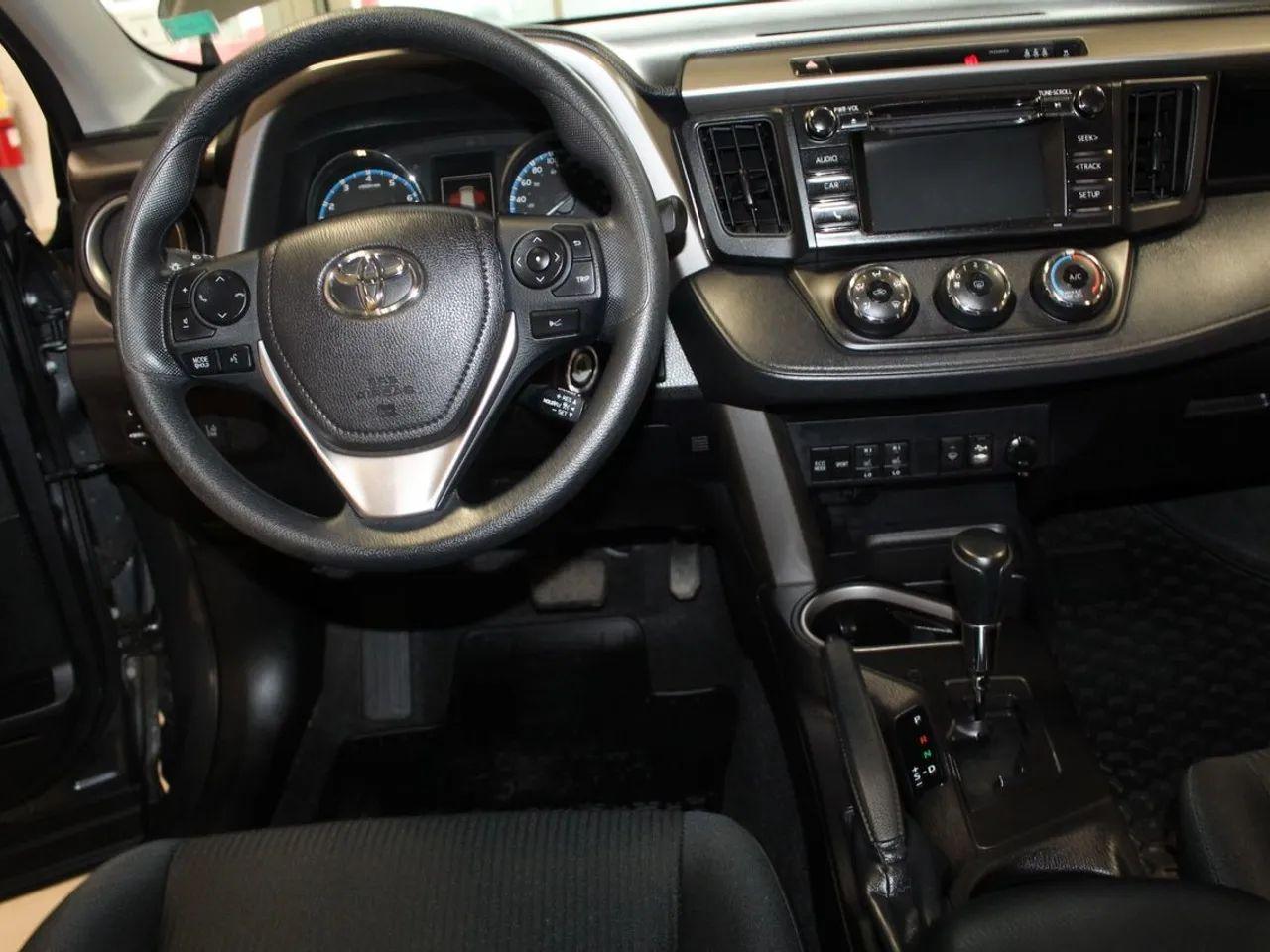 2018 Toyota RAV4 LE-3