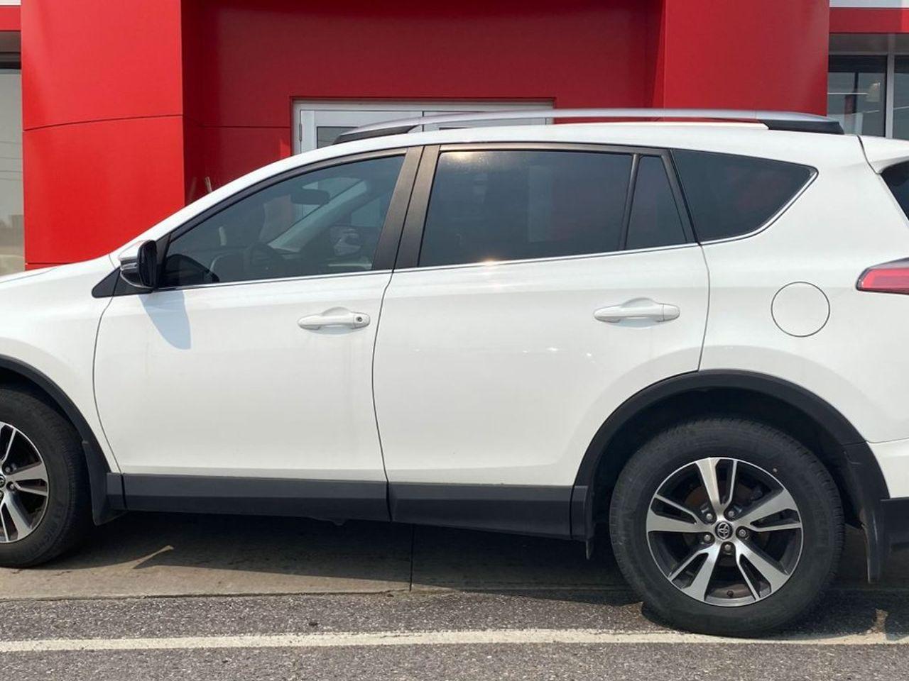 2018 Toyota RAV4 LE-4