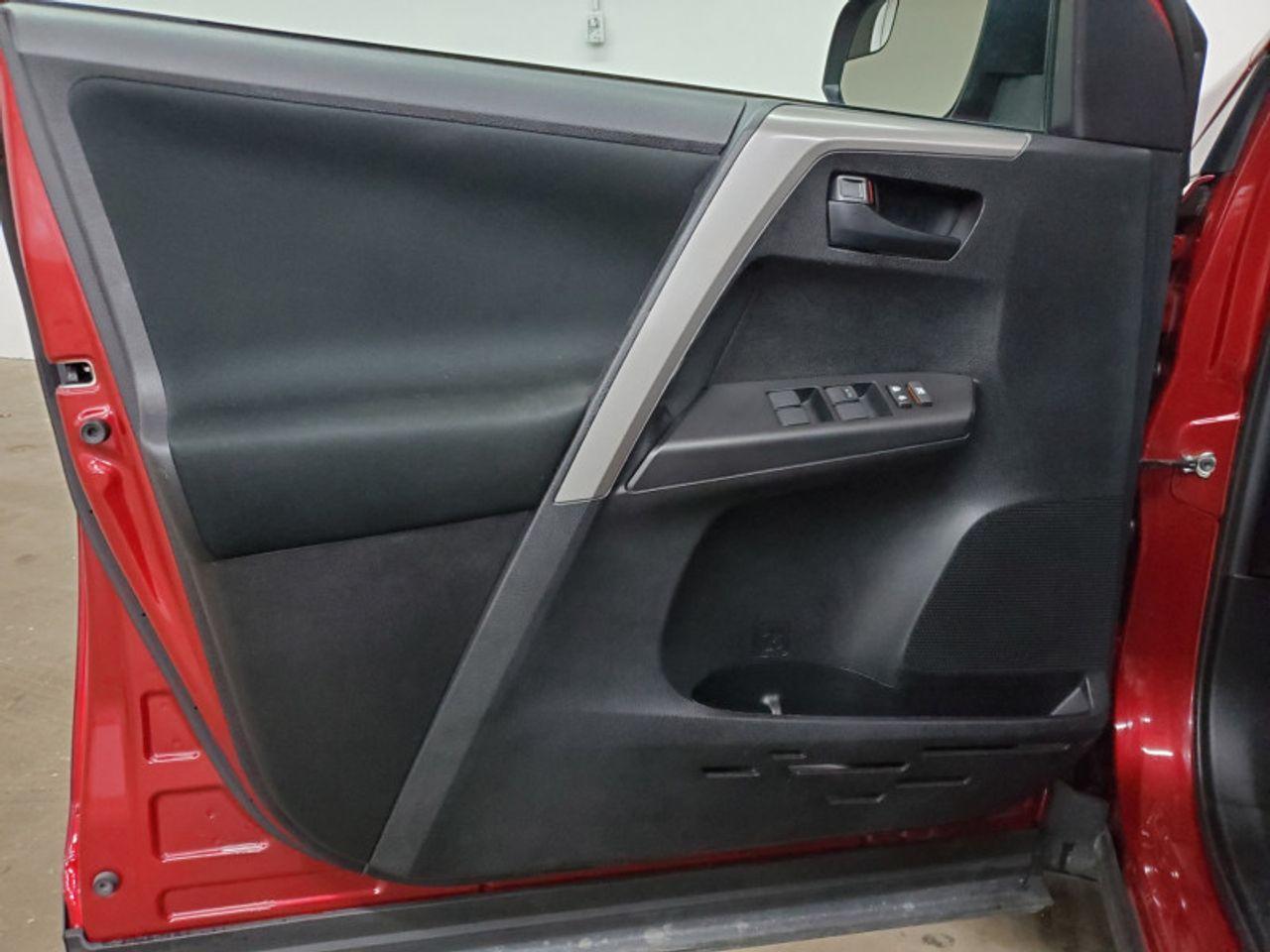 2018 Toyota RAV4 LE-3