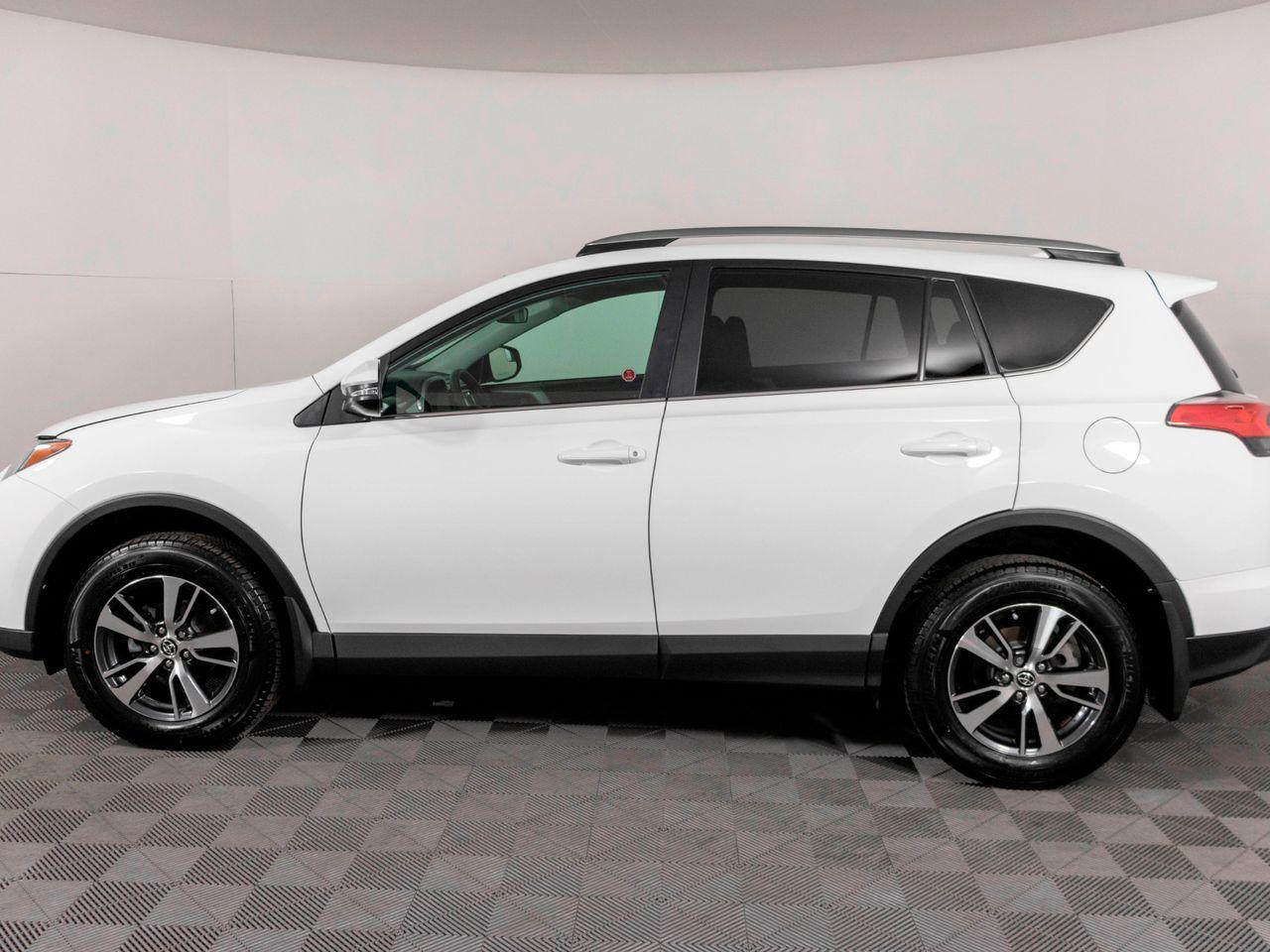 2018 Toyota RAV4 LE-3