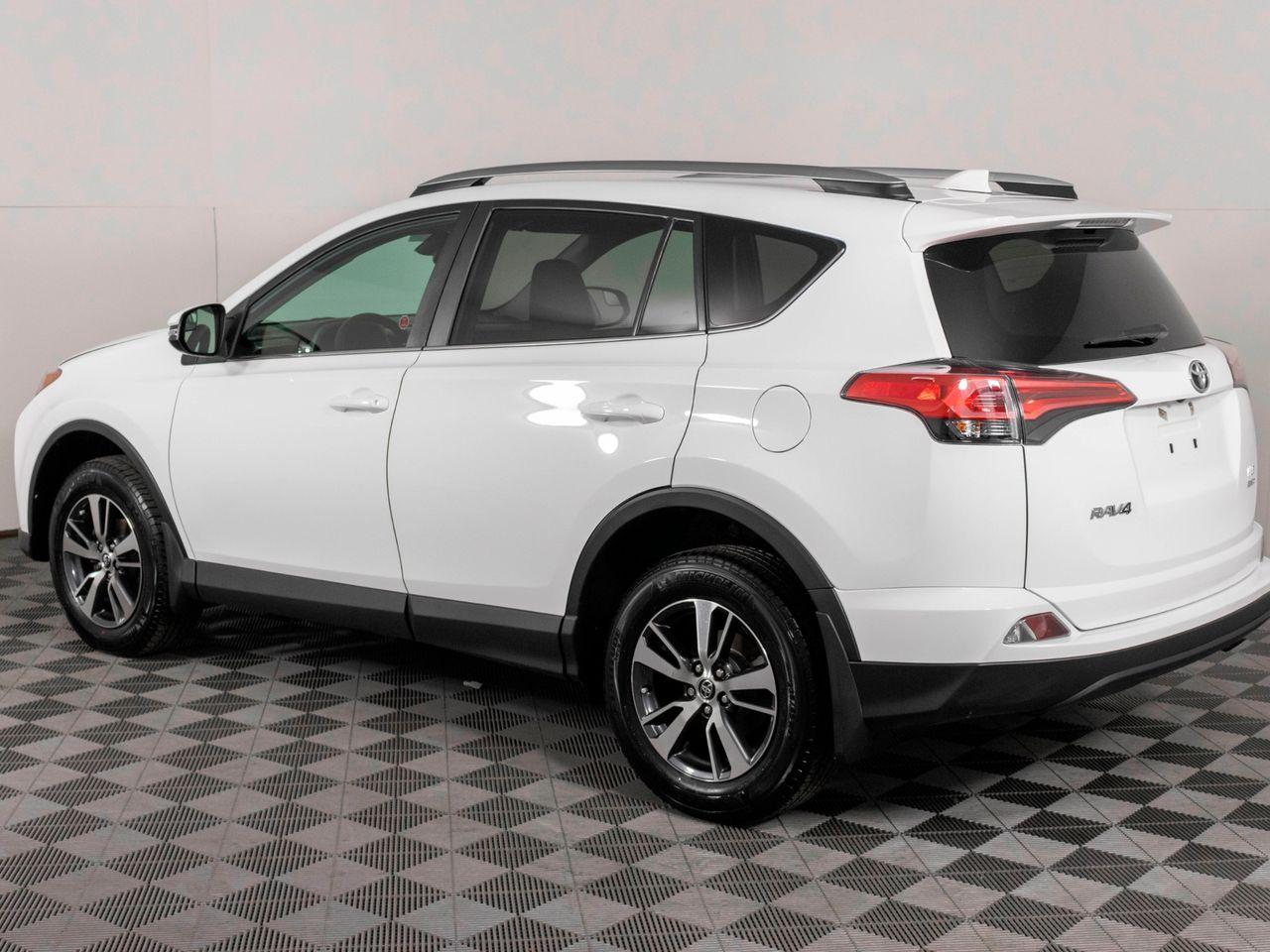 2018 Toyota RAV4 LE-4