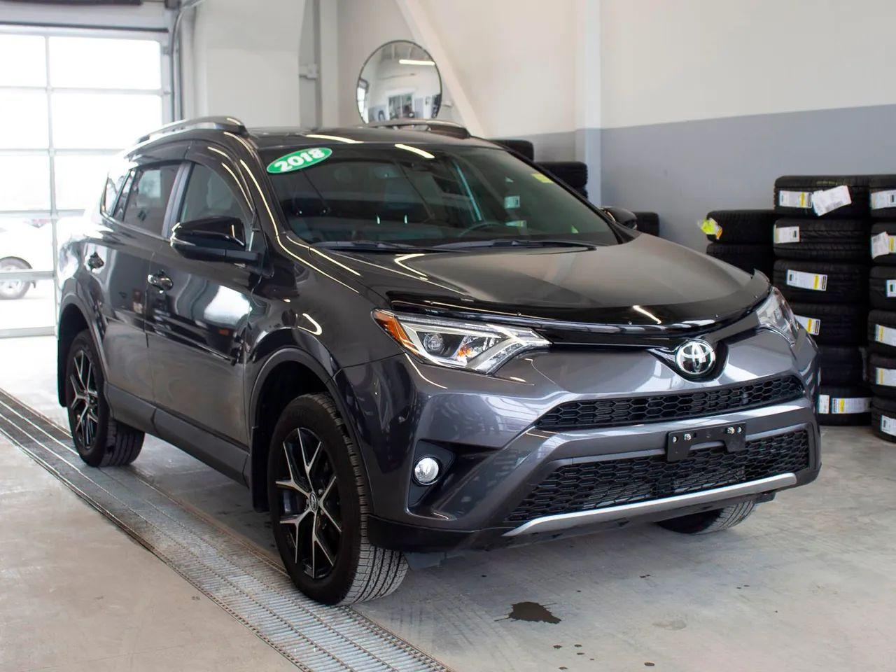 2018 Toyota RAV4 SE-2
