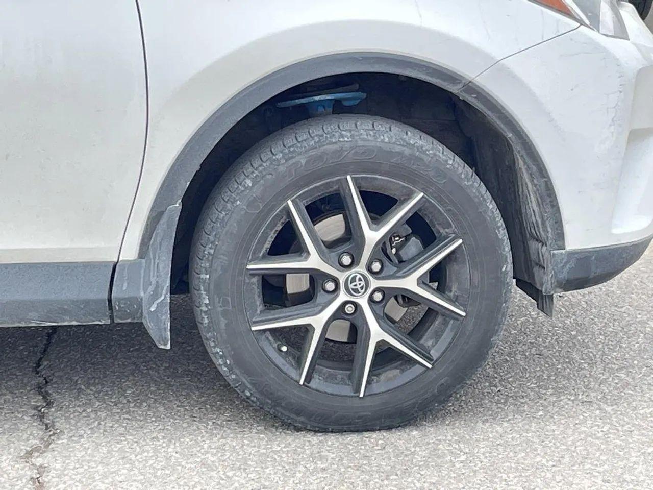 2018 Toyota RAV4 SE-4
