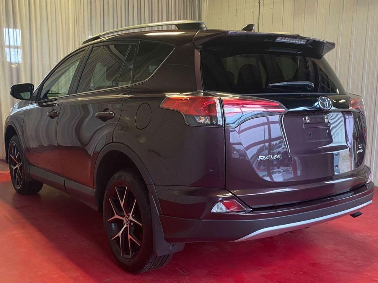 2018 Toyota RAV4 SE-4