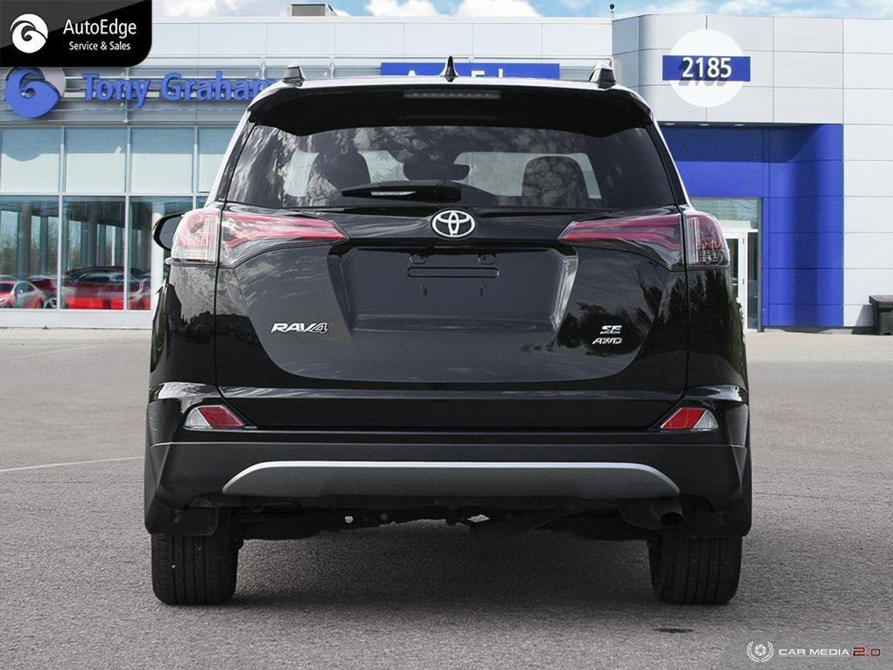 2018 Toyota RAV4 SE-4