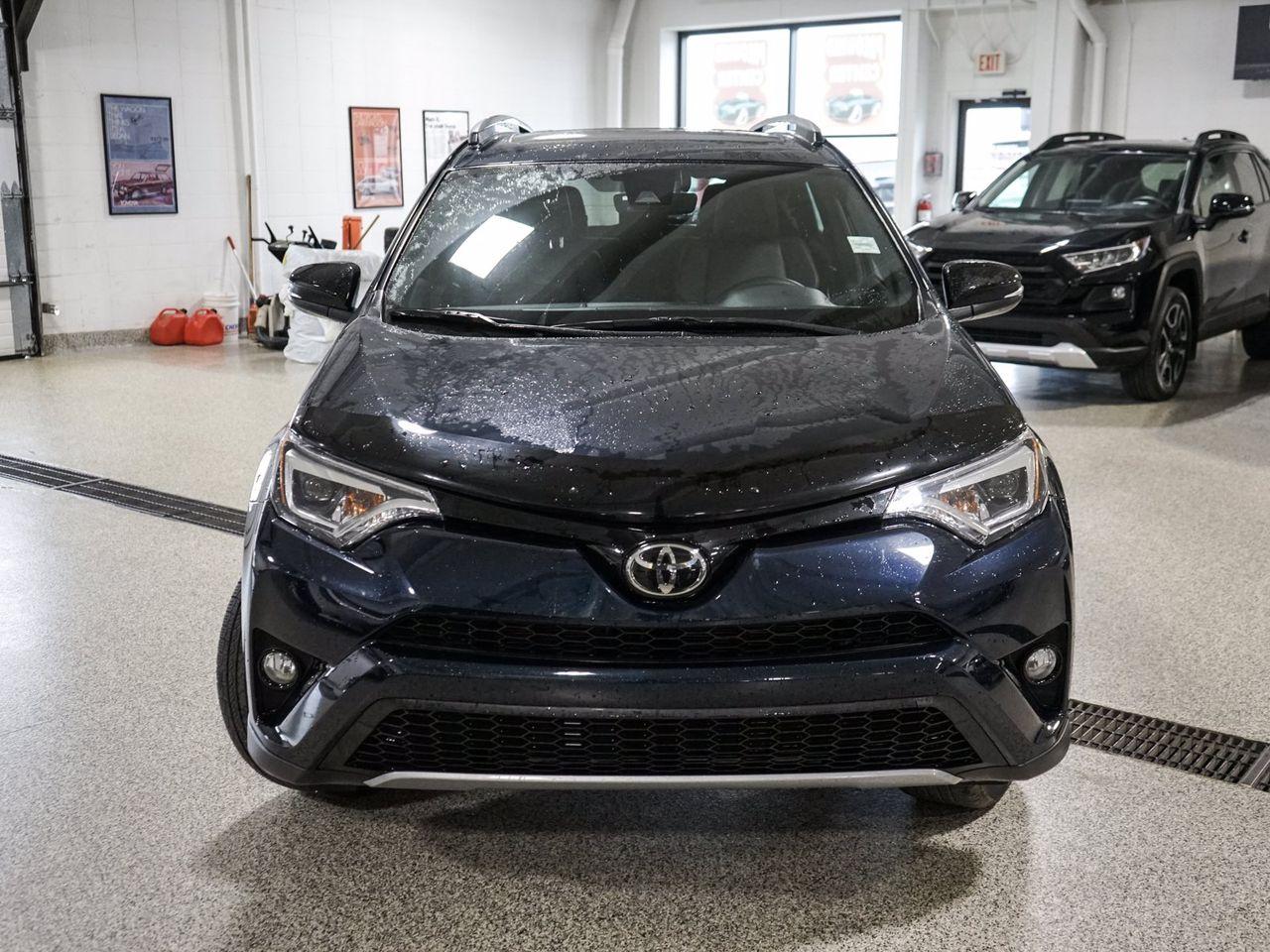 2018 Toyota RAV4 SE-1