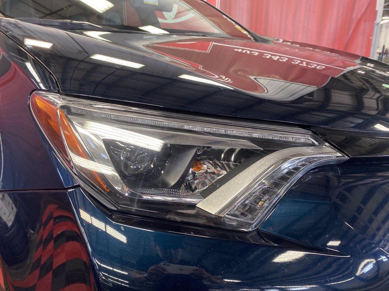 2018 Toyota RAV4 SE-3