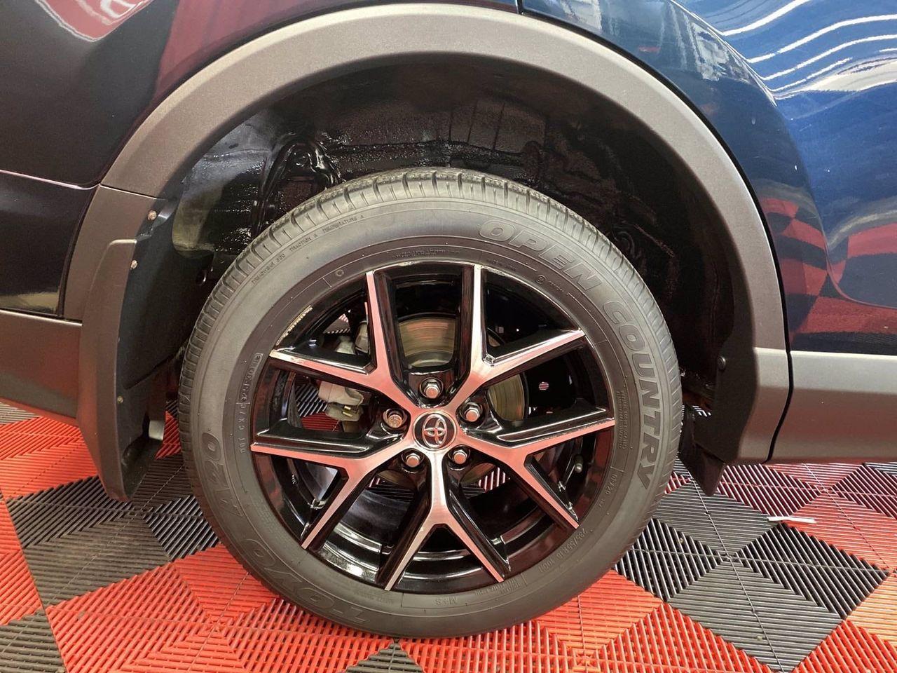 2018 Toyota RAV4 SE-4