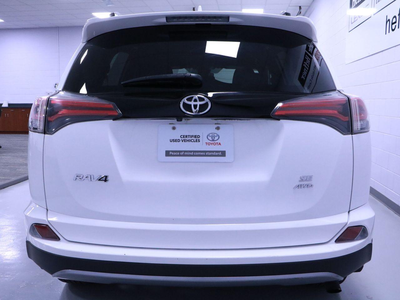2018 Toyota RAV4 SE-3