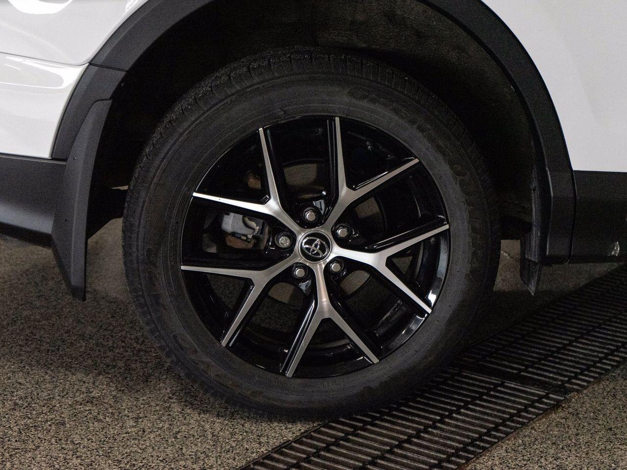 2018 Toyota RAV4 SE-4