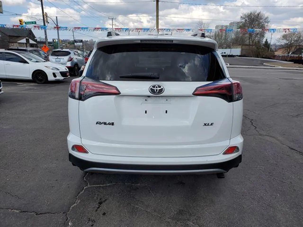 2018 Toyota RAV4 XLE-4
