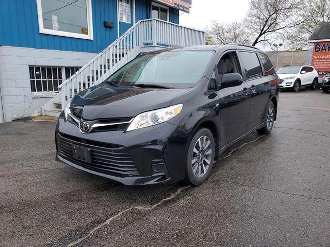 2018 Toyota Sienna LE-1