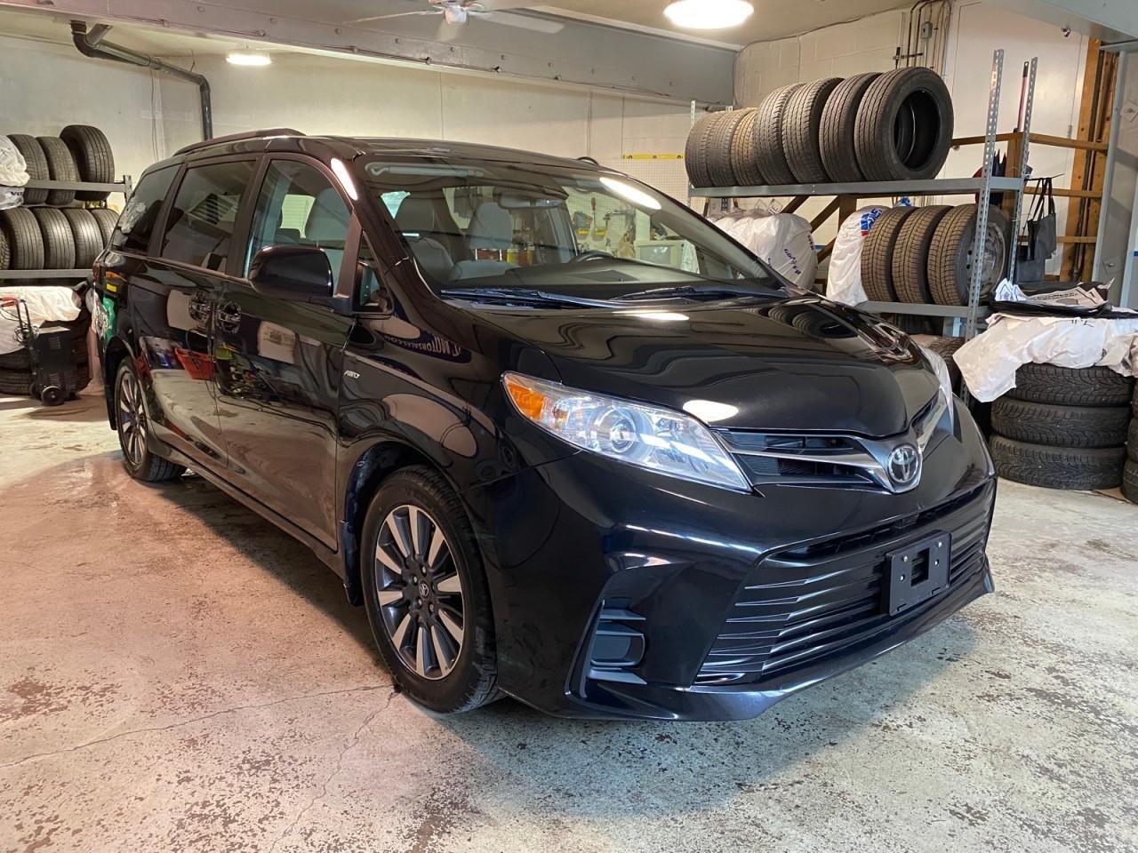 2018 Toyota Sienna LE-1