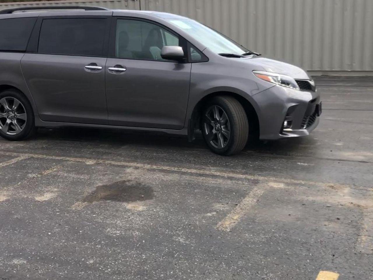 2018 Toyota Sienna SE-4