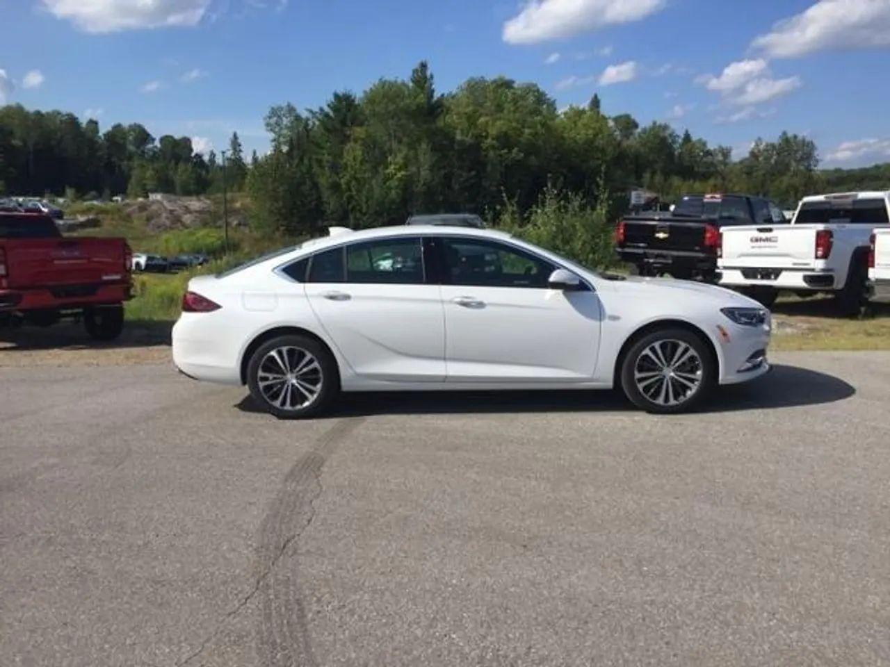 2019 Buick Regal Essence-3