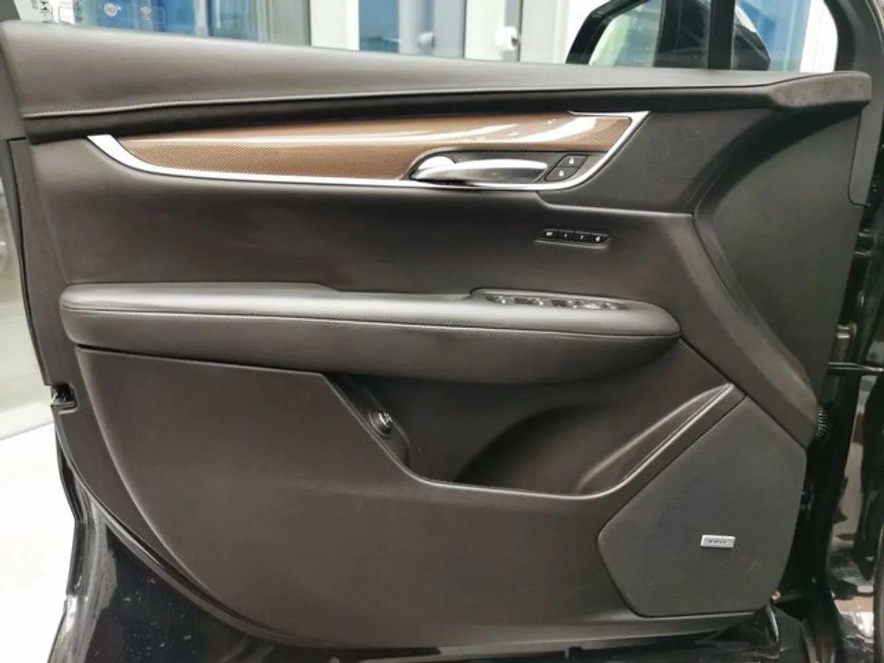 2019 Cadillac XT5 Platinum-2