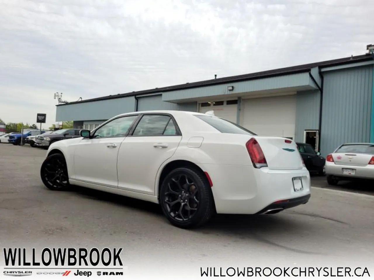 2019 Chrysler 300 S-3