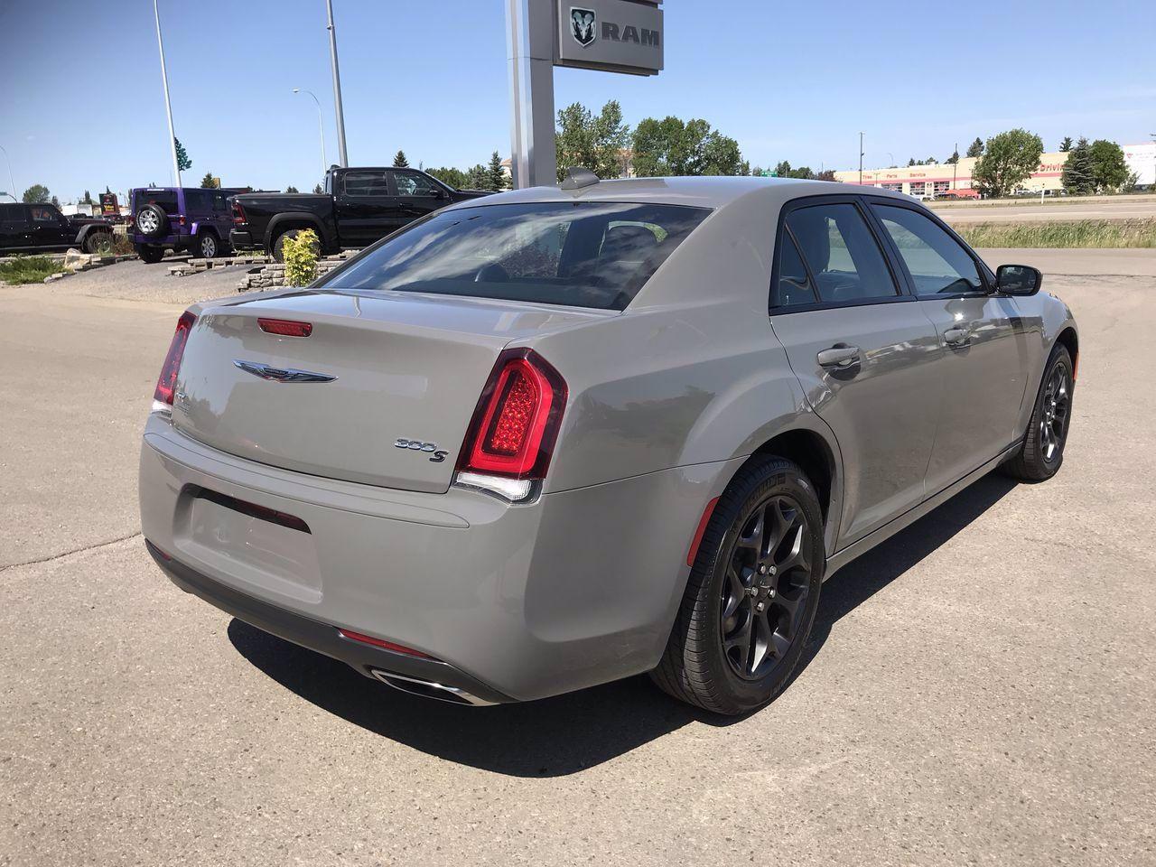 2019 Chrysler 300 S-2