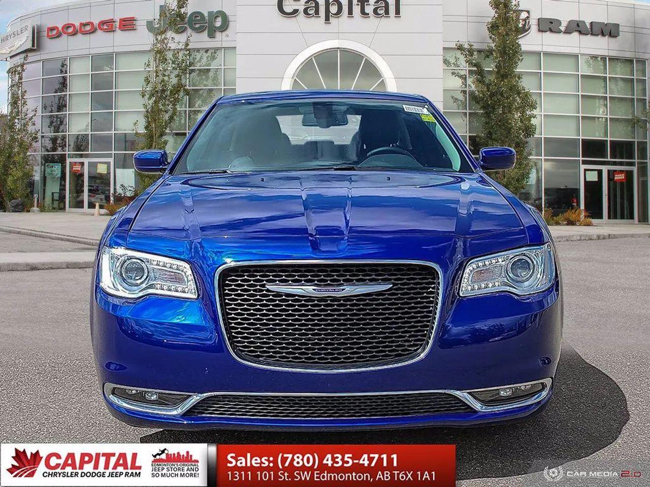 2019 Chrysler 300 Touring-1