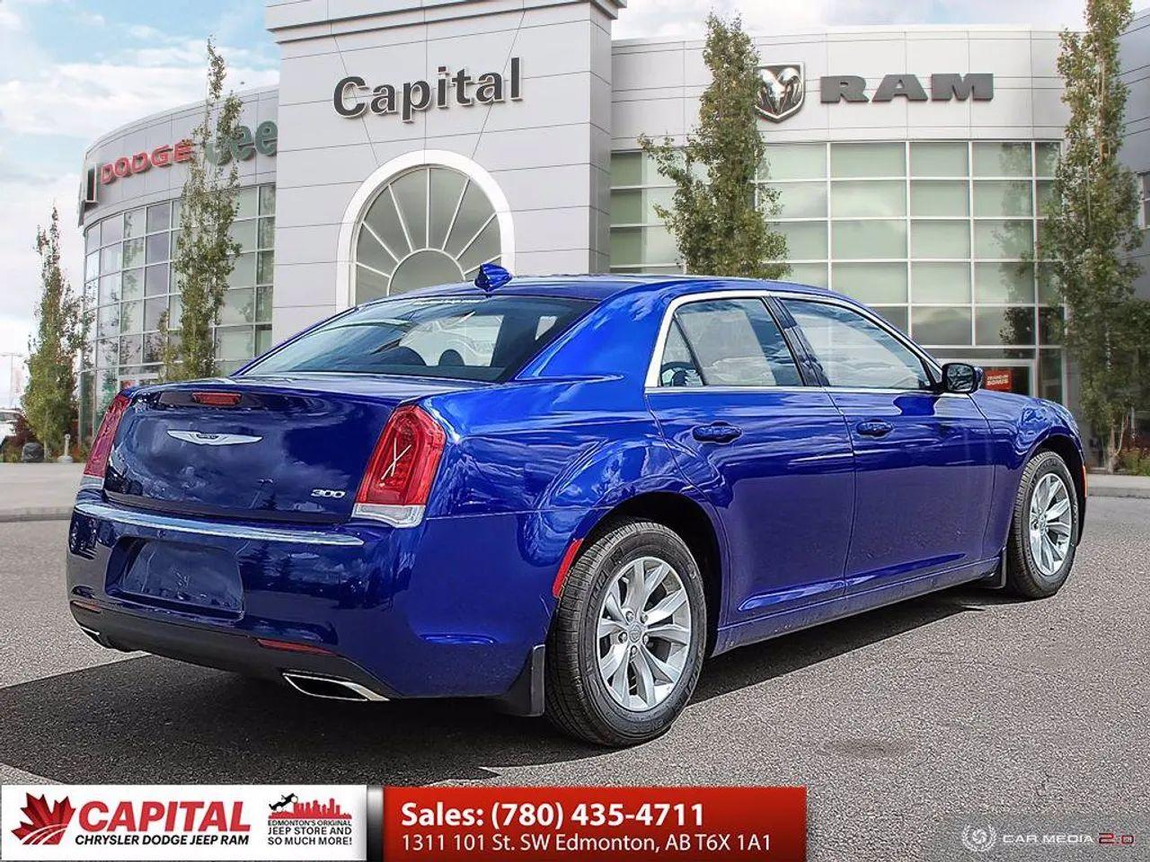 2019 Chrysler 300 Touring-3