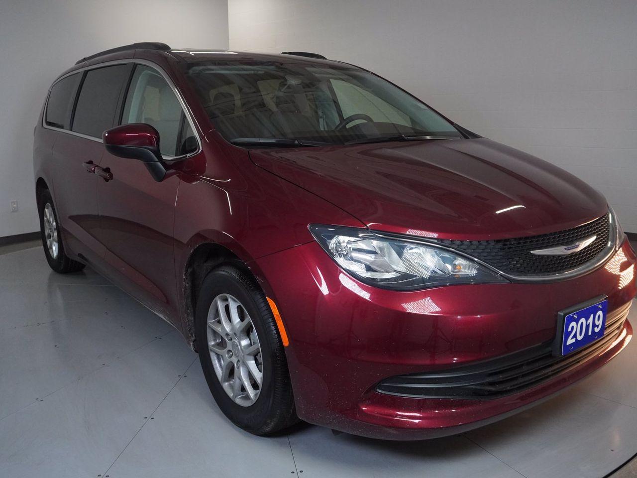 2019 Chrysler Pacifica Touring-2