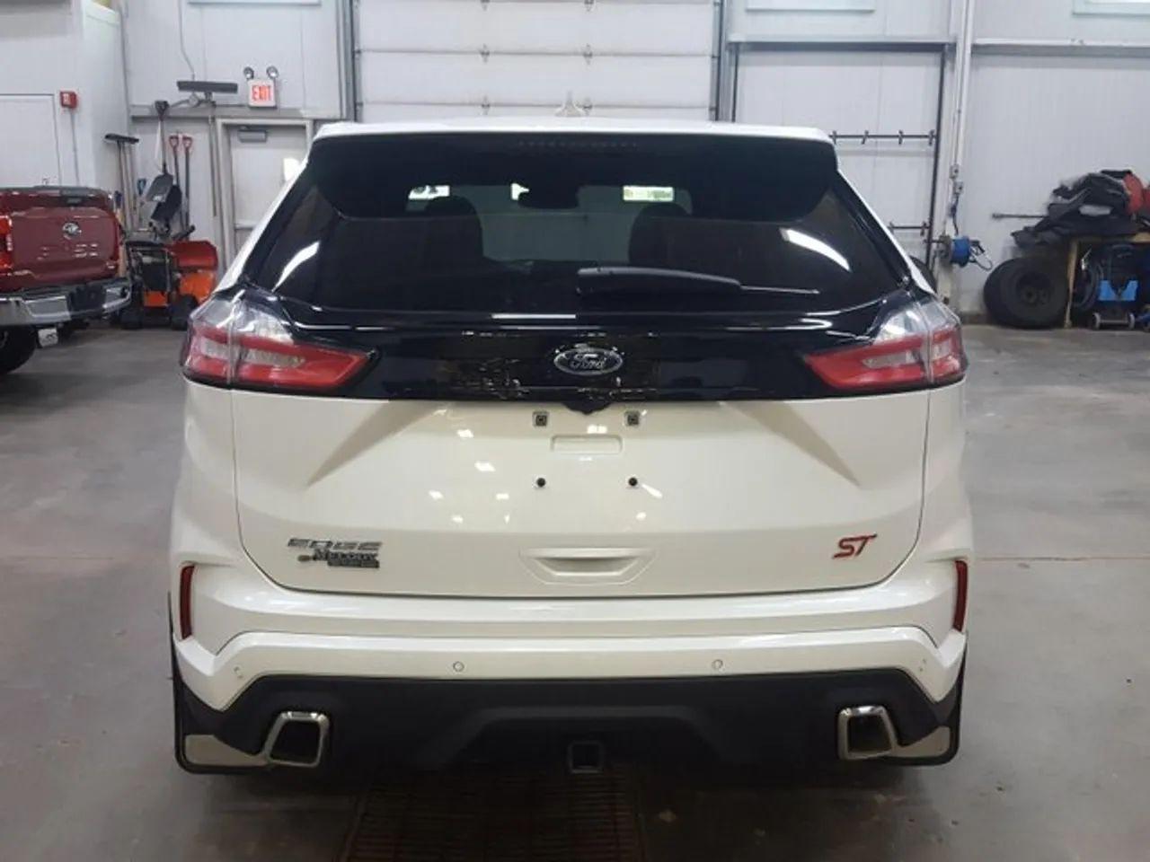2019 Ford Edge ST-2