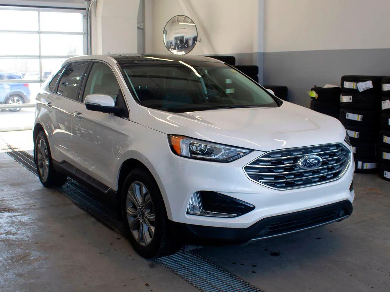 2019 Ford Edge Titanium-2