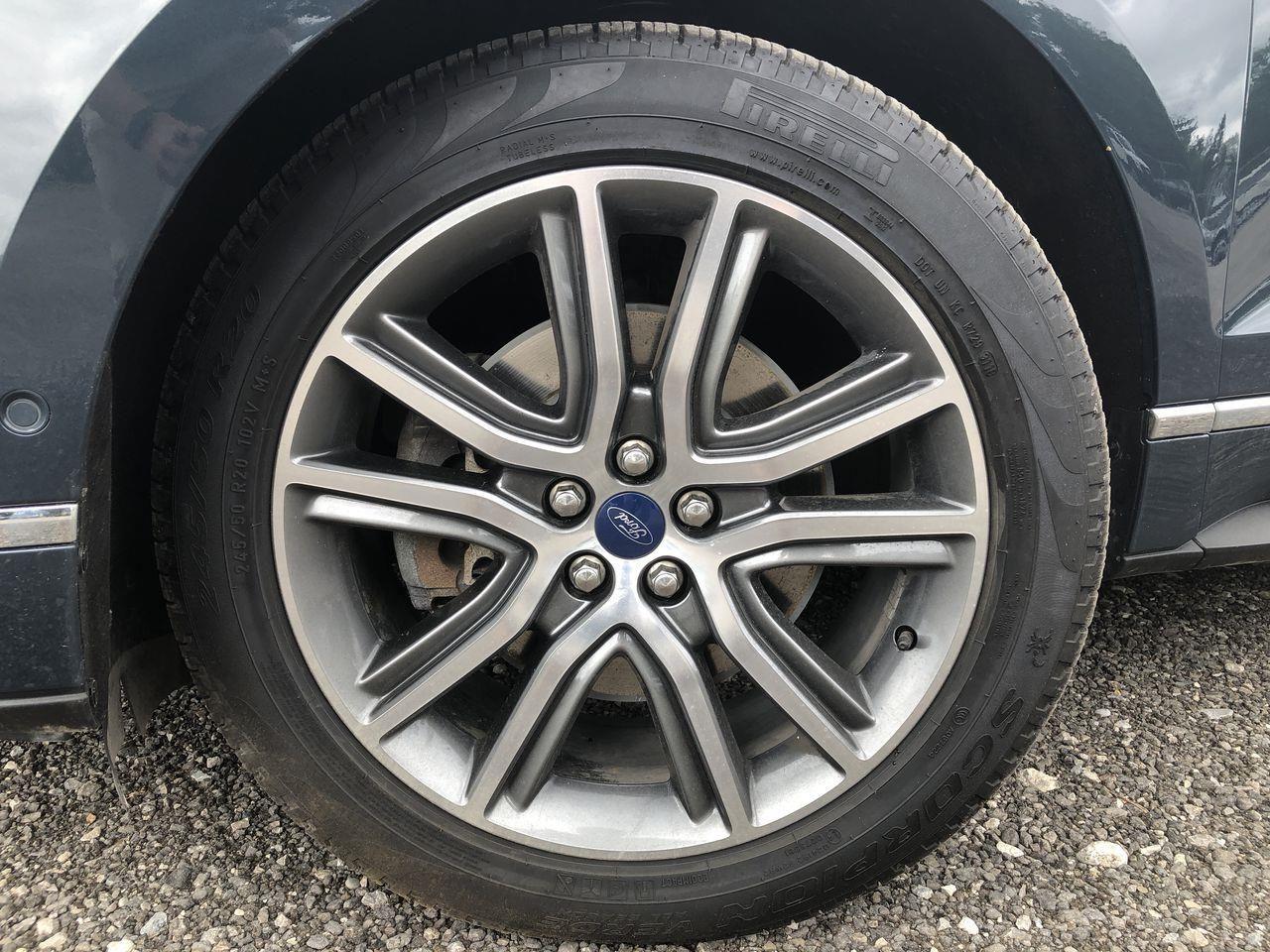 2019 Ford Edge Titanium-1