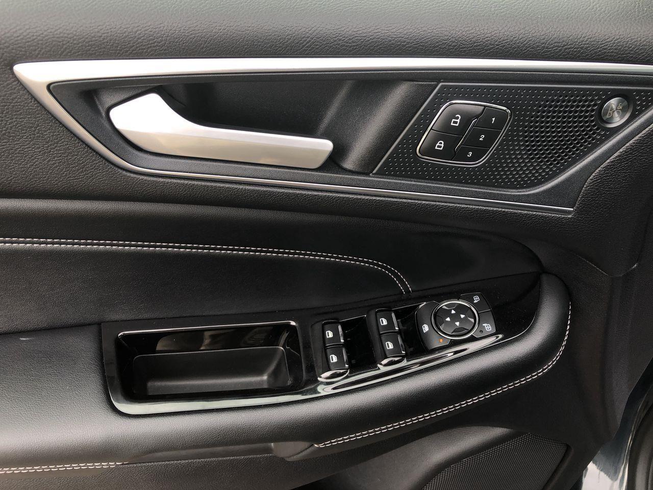 2019 Ford Edge Titanium-2